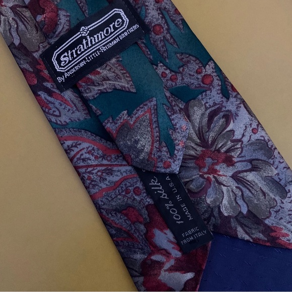 STRATHMORE PAISLEY SILK TIE IN GREEN BURGUNDY - Picture 8 of 9